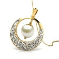 Gold Tone Pendant With Chain